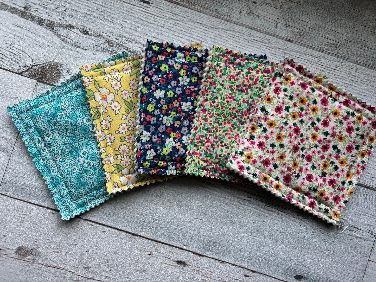 Cheerful Blooms: Fabric Drink Coasters to Brighten Up