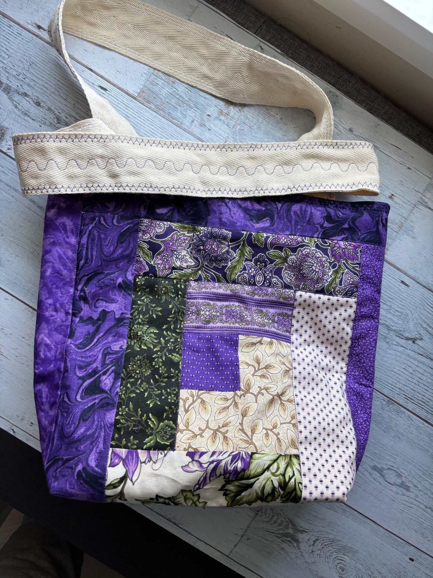 Quilted Purple Tote Bag Stylish Shoulder Bag Durable Everyday Handbag for Women & Teens