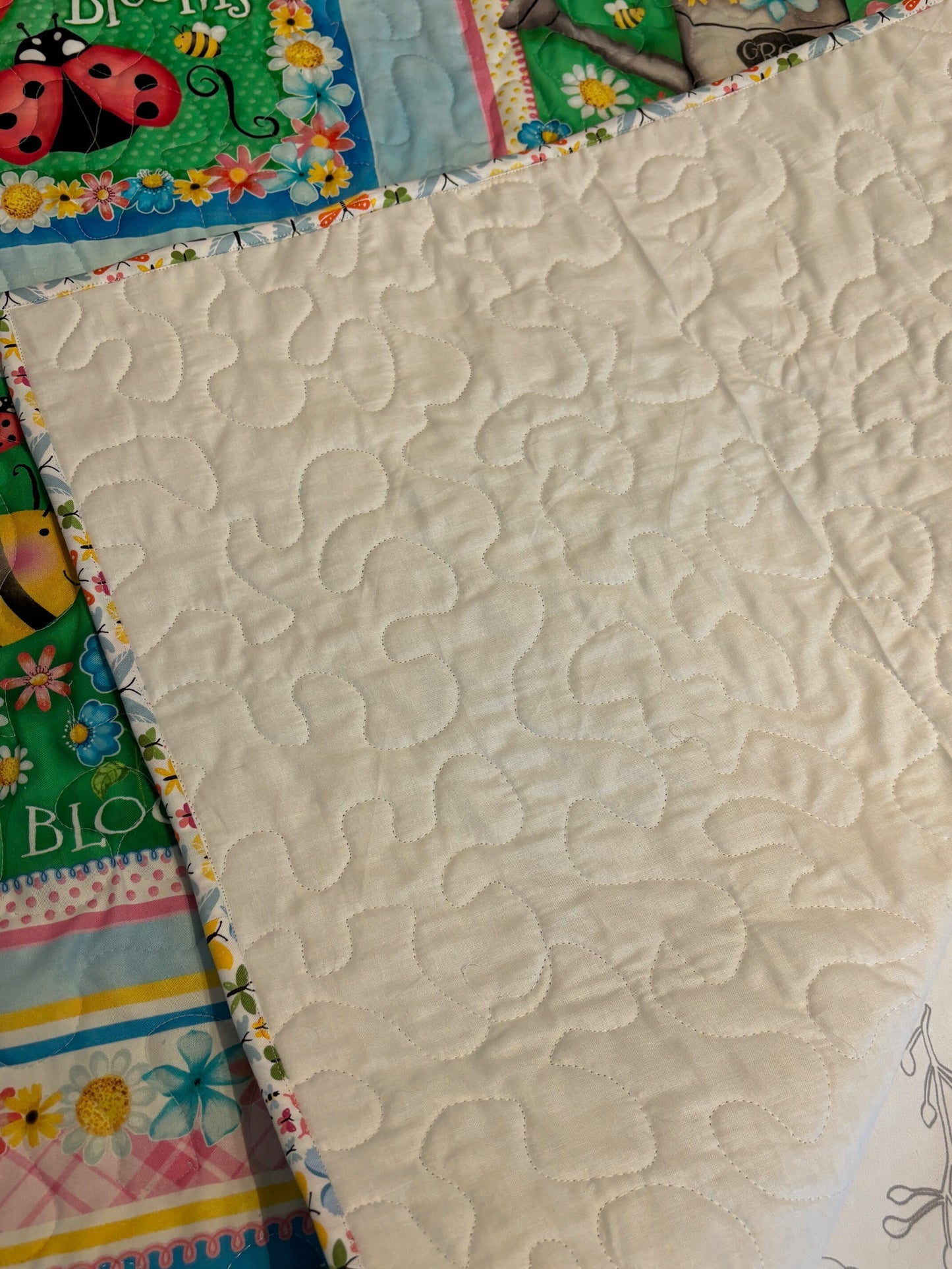 Quilt - Baby Quilt, Spring Throw & Lap Quilt, Soft Cozy Blanket for Nursery or Living Room Décor, Perfect Gift for New Parents