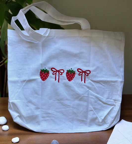Strawberry Tote Bag Embroidered with Cute Bows, Reusable Market Bag, Summer Fruit Tote, Gift for Her, Lightweight Eco-Friendly Handbag