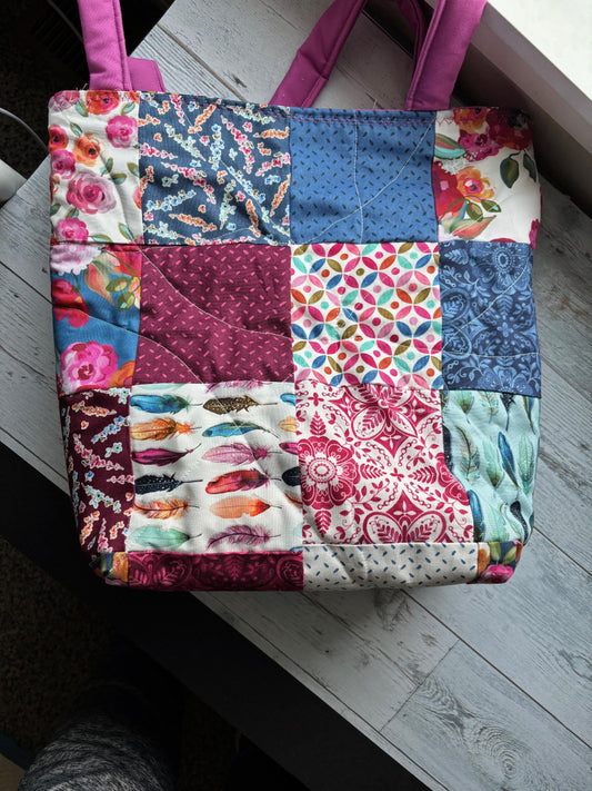 Casual Comfort: Essential Quilted Tote Bag