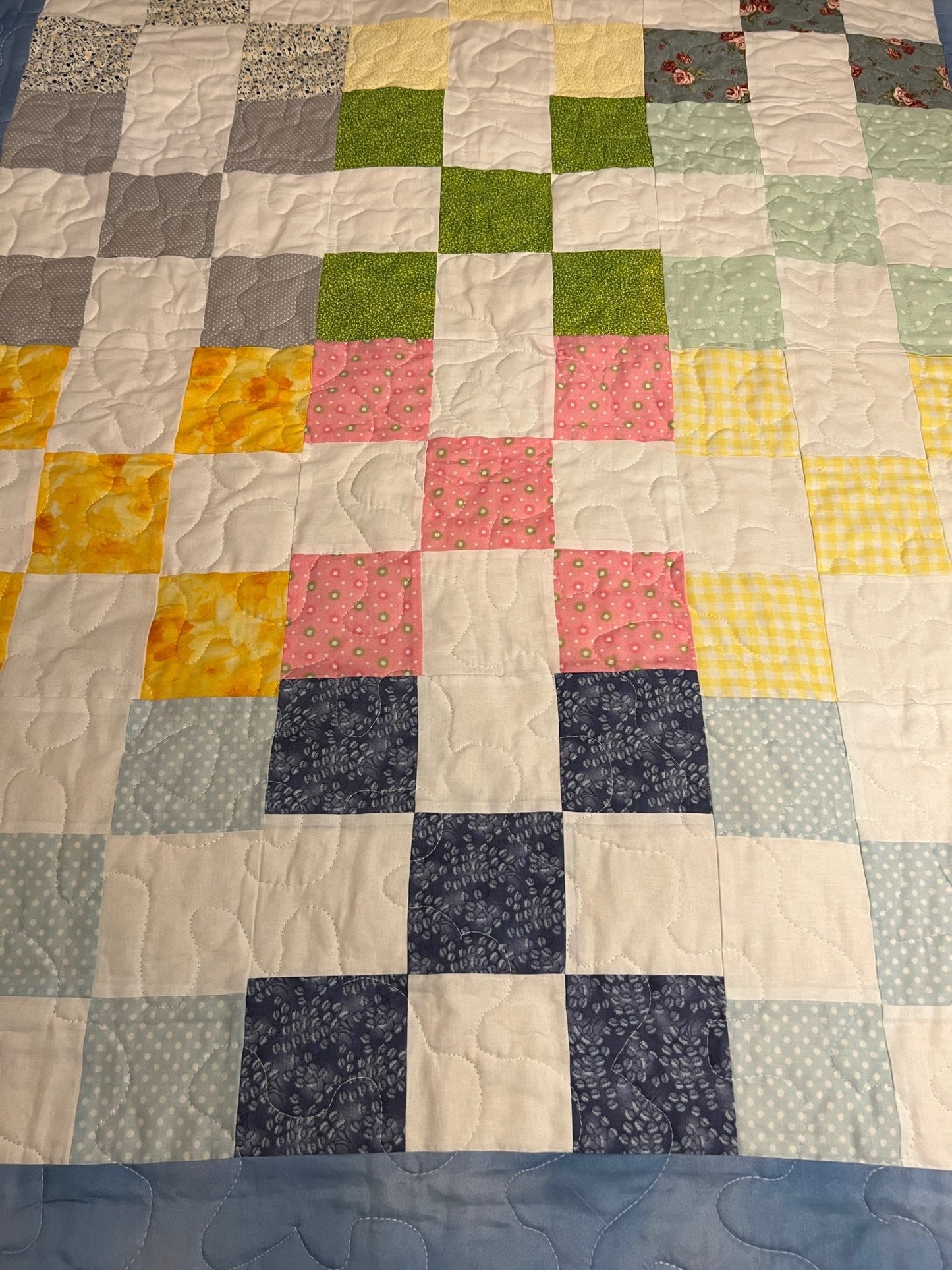 Quilt - Cozy Lap Quilt, Soft Throw for Comfort/ Warmth, Handmade Blanket, Perfect Gift for Home, Bedroom & Living Room