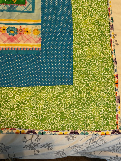 Quilt - Baby Quilt, Spring Throw & Lap Quilt, Soft Cozy Blanket for Nursery or Living Room Décor, Perfect Gift for New Parents