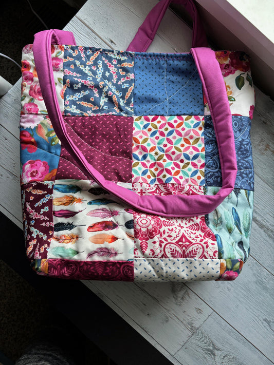 Casual Comfort: Essential Quilted Tote Bag